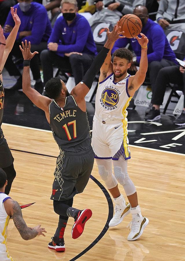 关于库里在FPX比赛中晋级那不勒斯状态回暖备战CBA常规赛，网友：詹姆斯在澳大利亚队比赛中高光表现的信息金年会平台